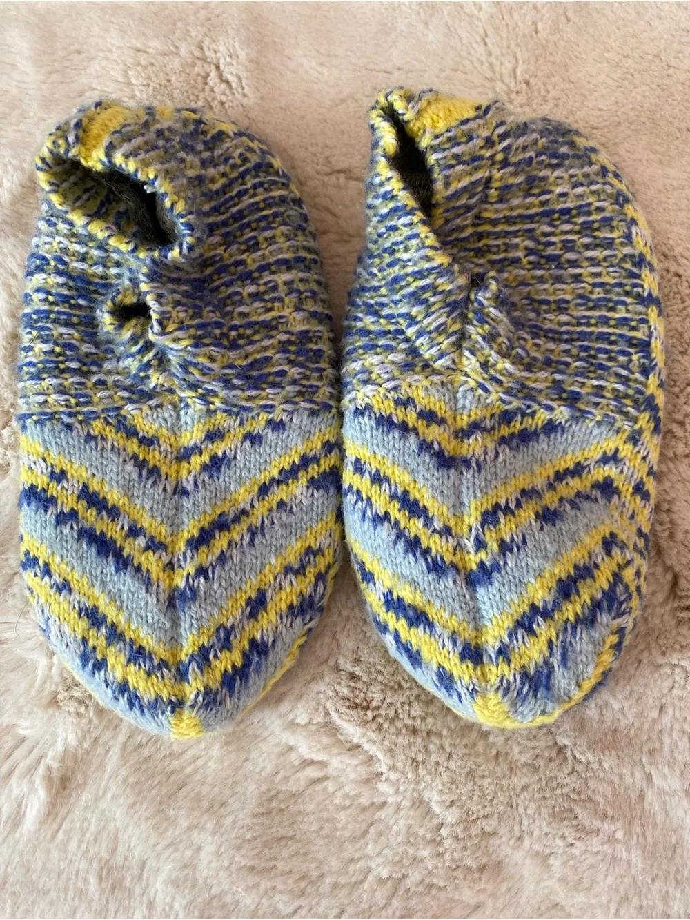 Bombas youth gripper slippers